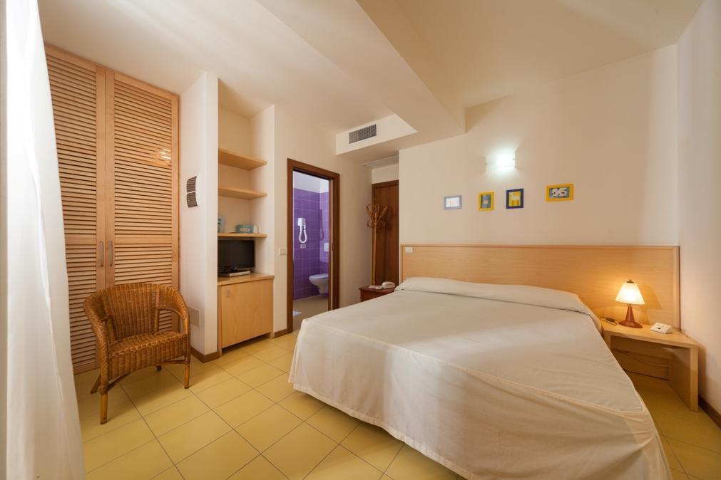 Hotel Resort Marinella ガビッチェ・マーレ エクステリア 写真