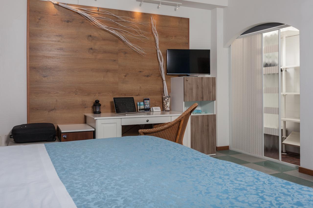 Hotel Resort Marinella ガビッチェ・マーレ エクステリア 写真