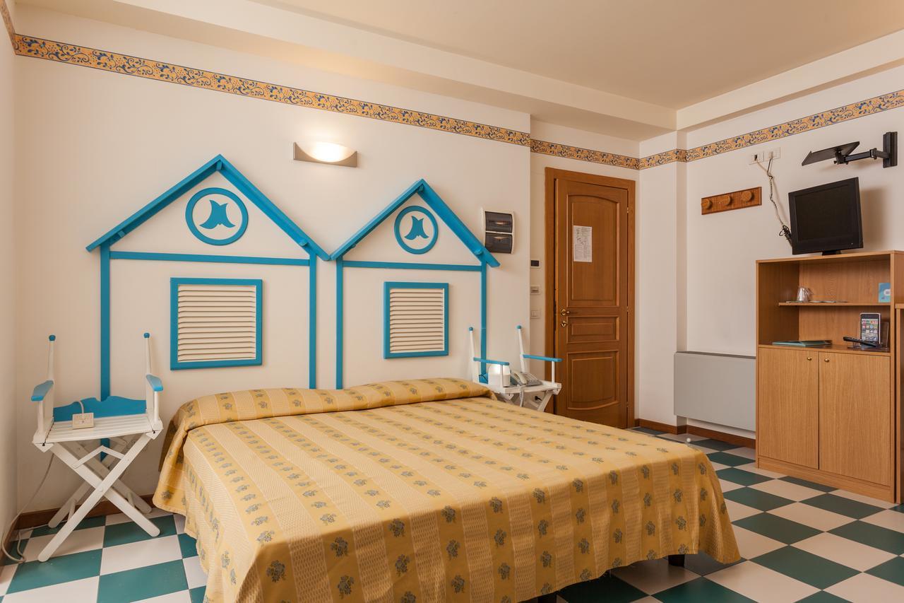 Hotel Resort Marinella ガビッチェ・マーレ エクステリア 写真