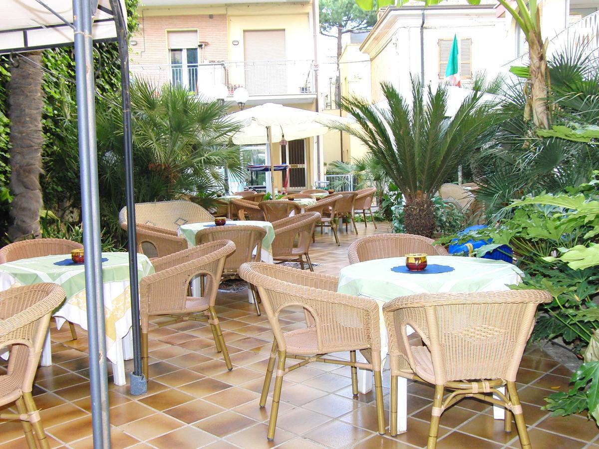 Hotel Resort Marinella ガビッチェ・マーレ エクステリア 写真