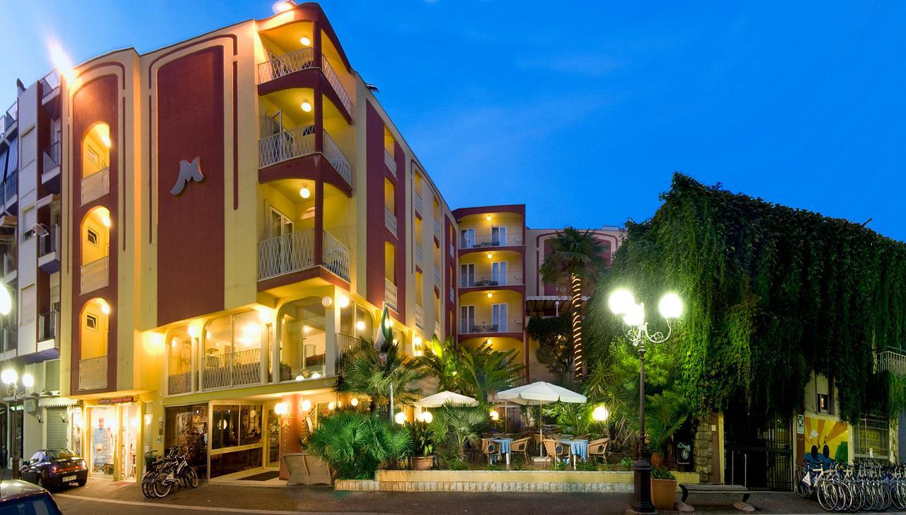 Hotel Resort Marinella ガビッチェ・マーレ エクステリア 写真